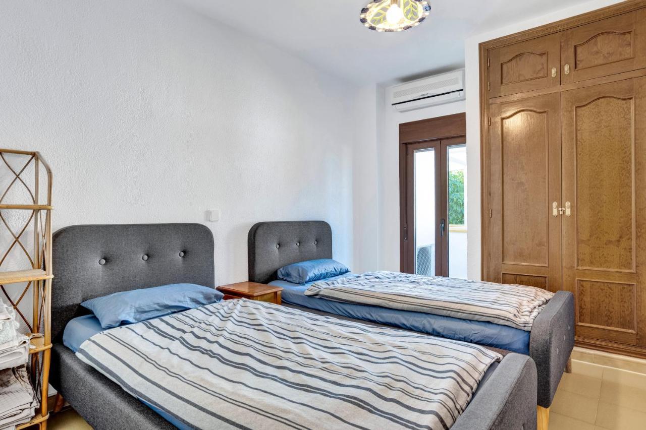 Ruhiges Eckreihenhaus Mit Pool In La Sella Zarzas One Denia Villa Pedreguer Eksteriør bilde